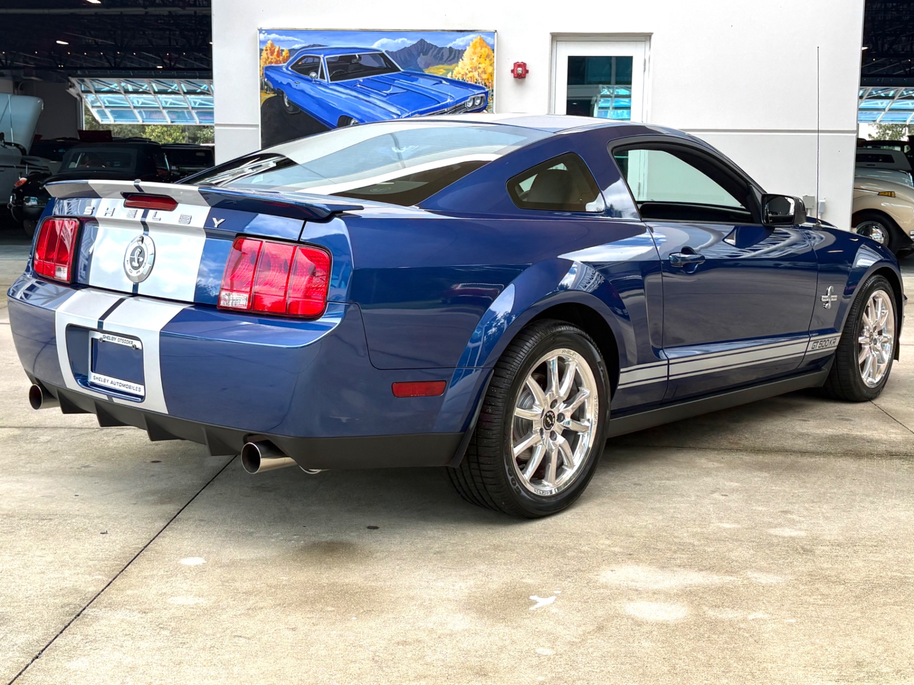 Vehicle photo 6