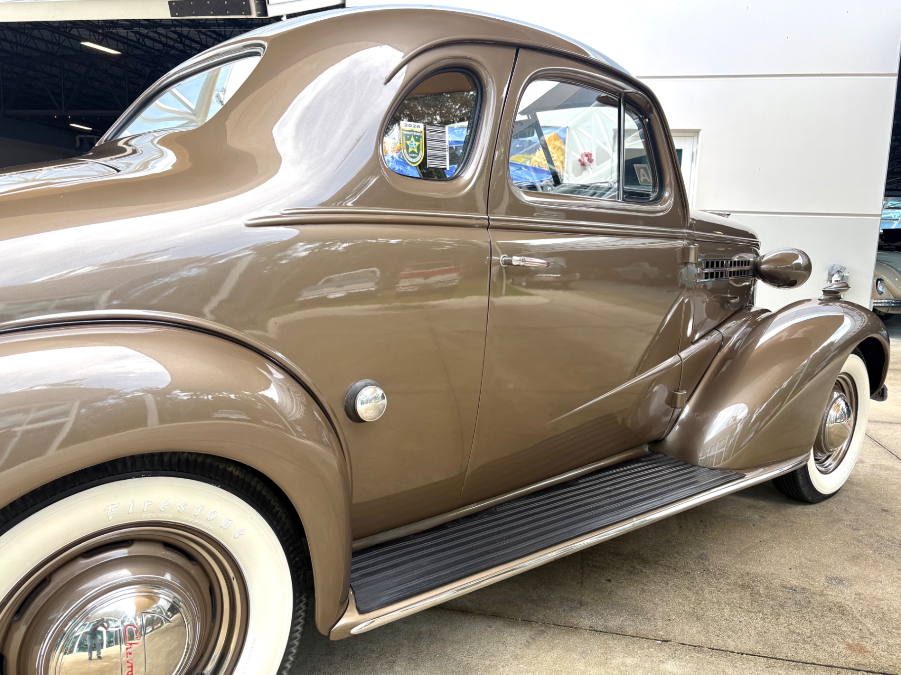 Vehicle photo 17