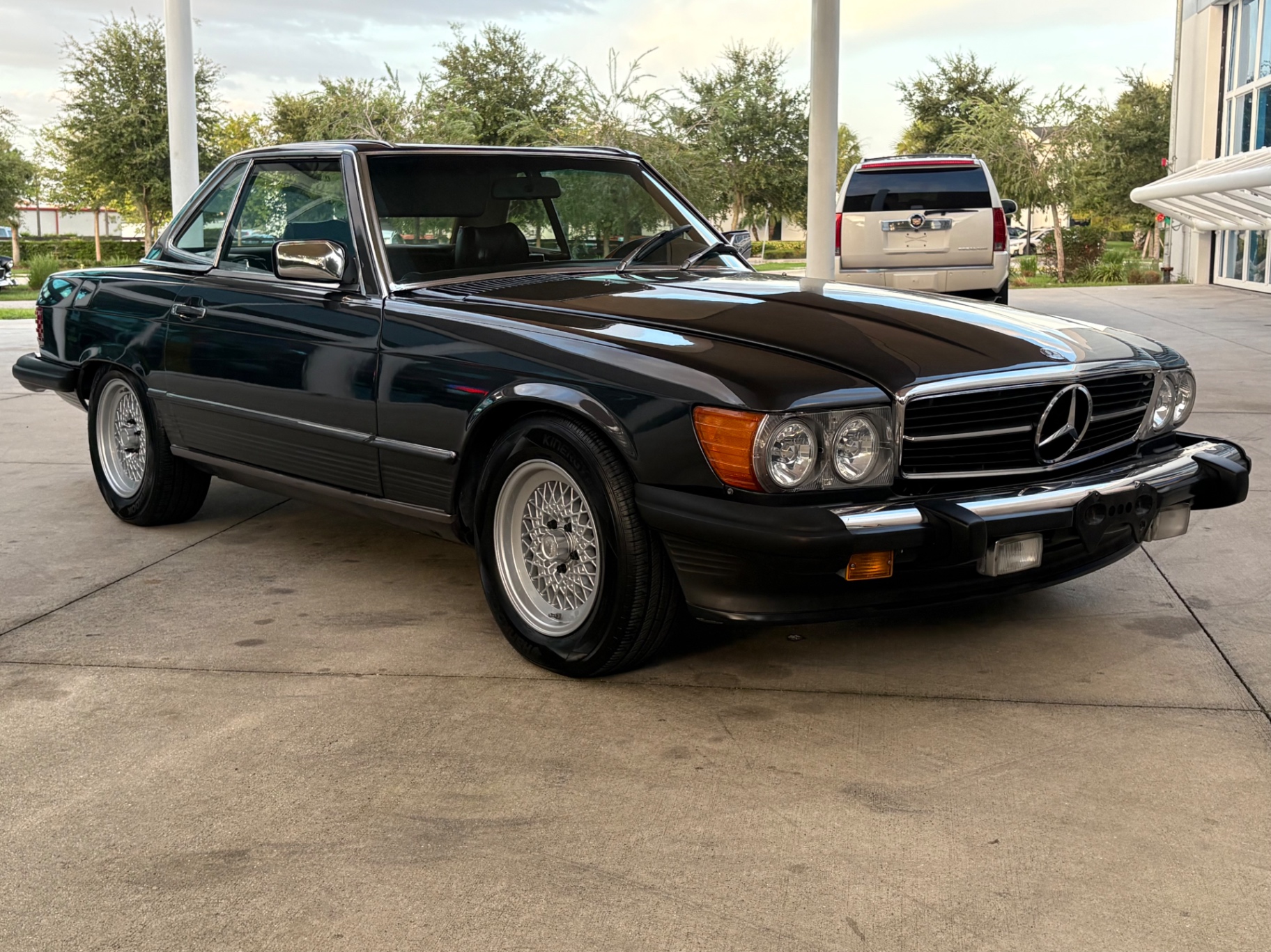 Vehicle photo 4