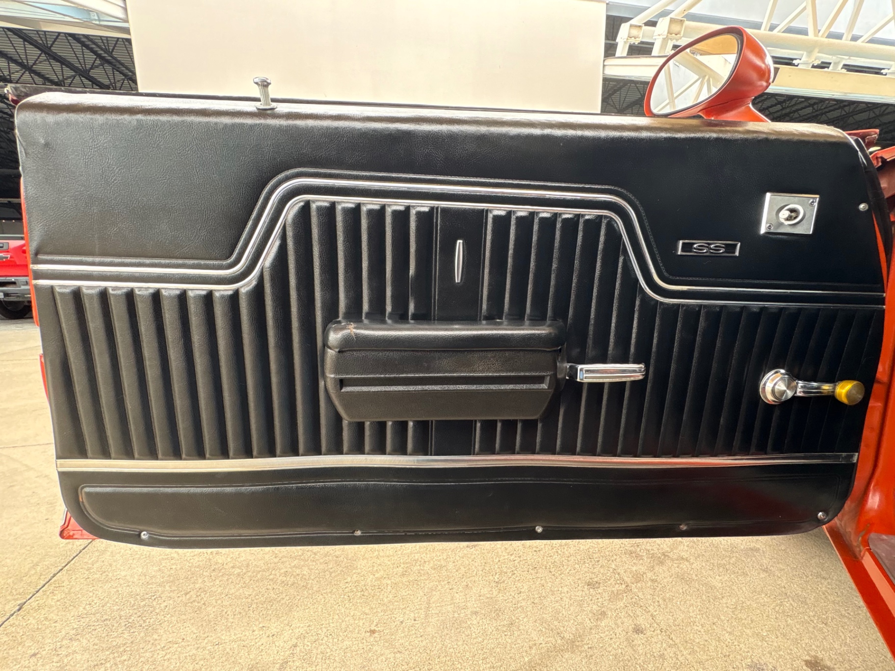 Vehicle photo 34
