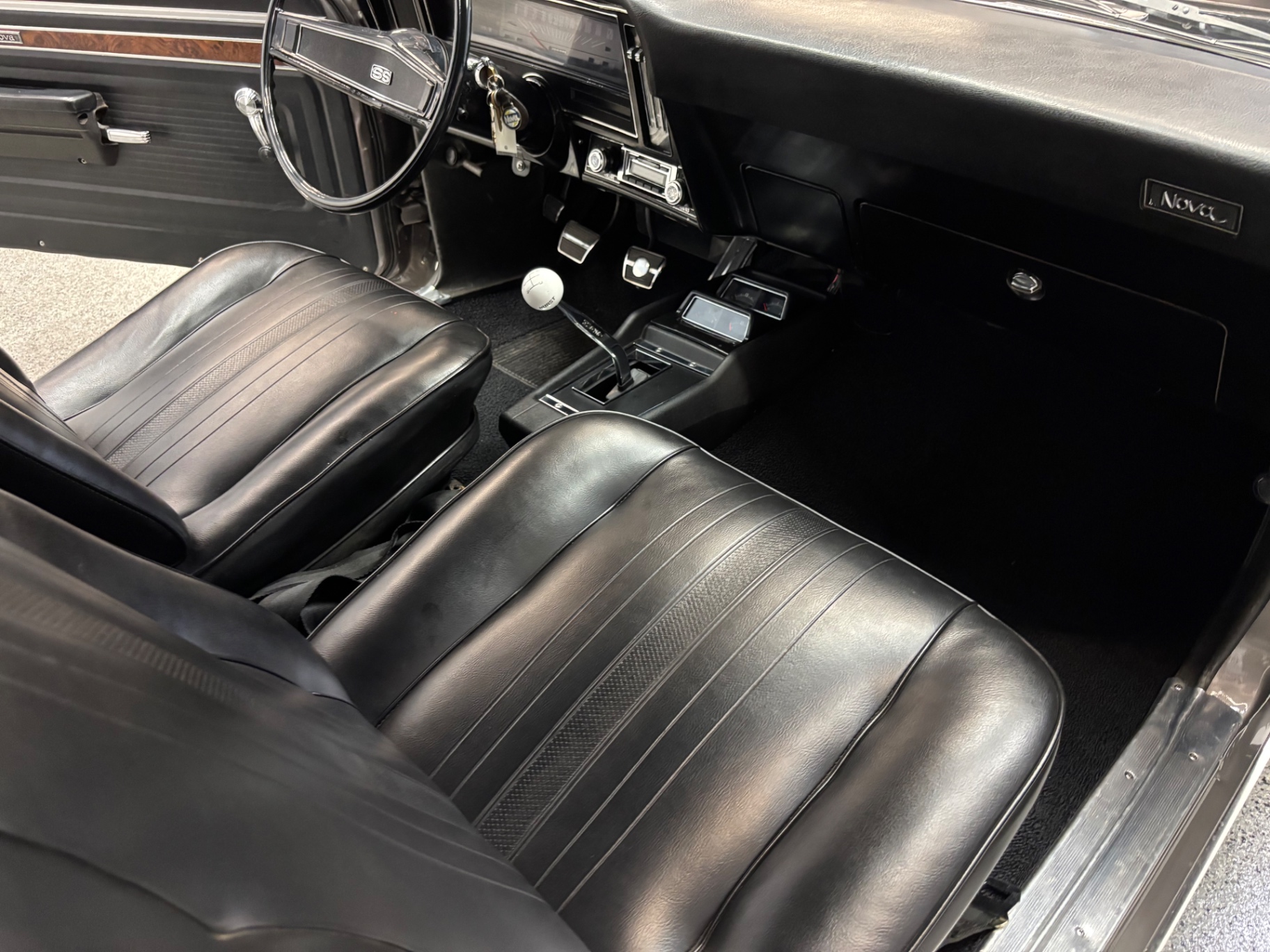 Vehicle photo 31
