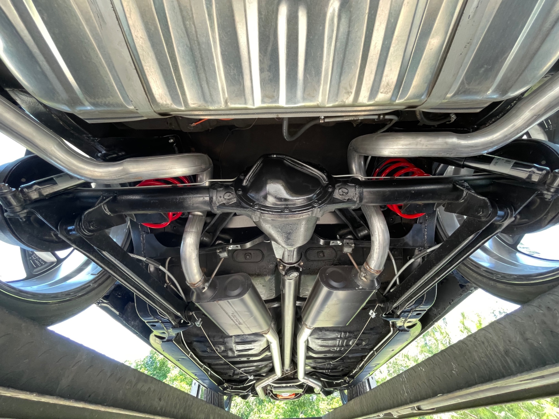 Vehicle photo 39