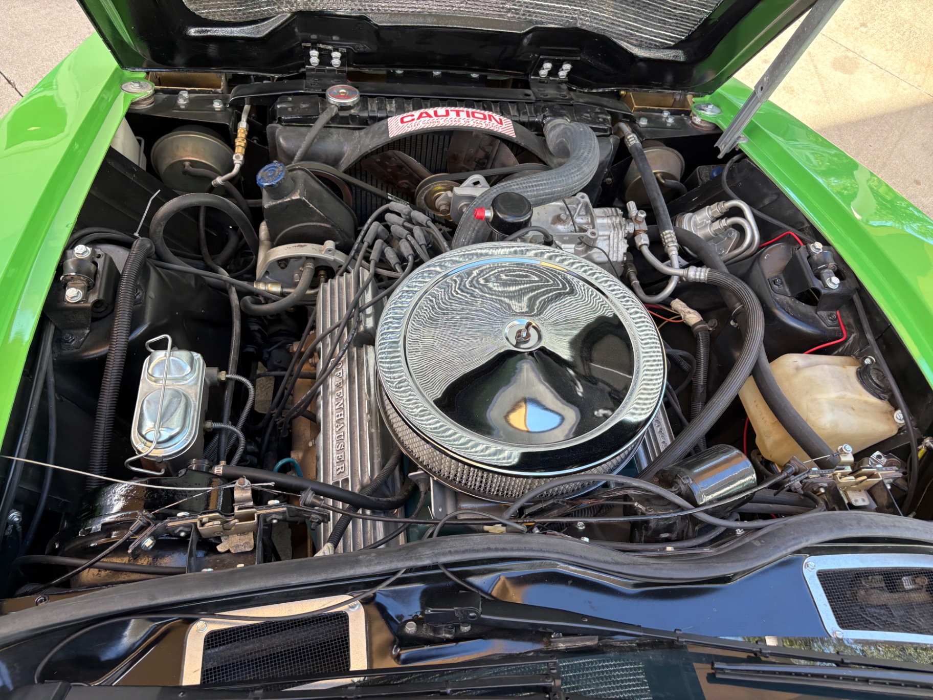 Vehicle photo 28