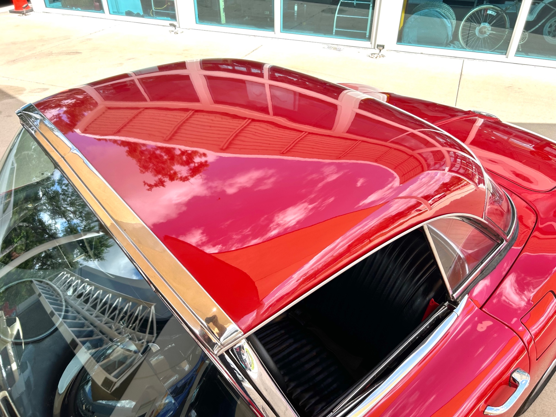 Vehicle photo 23