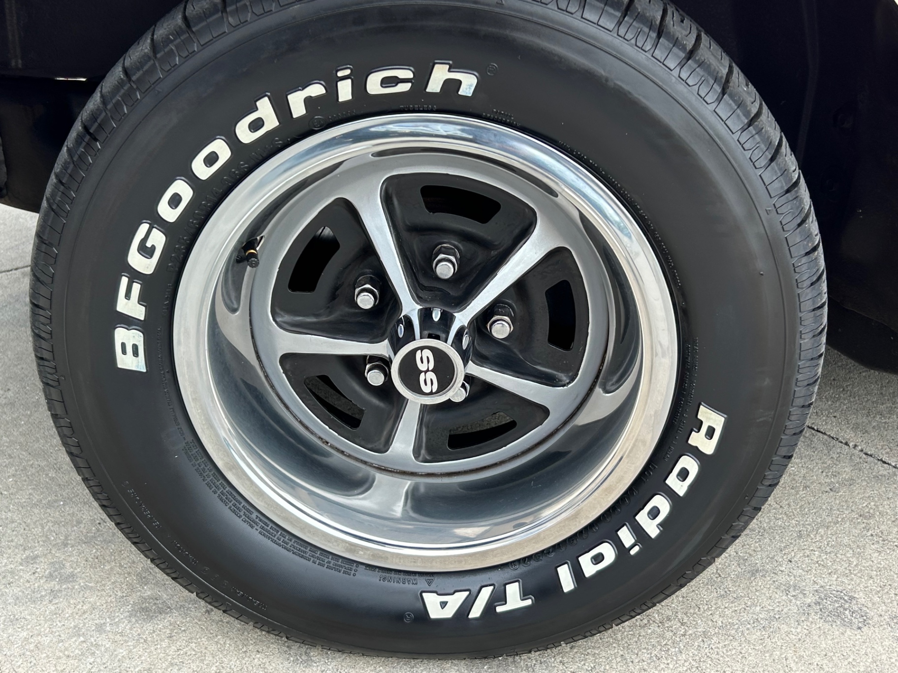 Vehicle photo 16