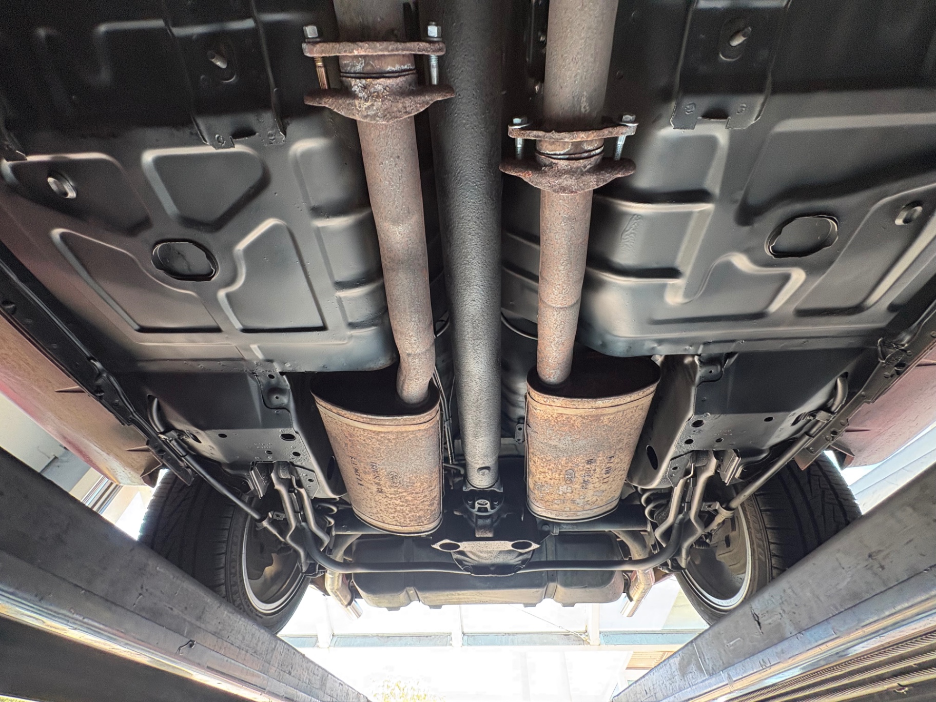Vehicle photo 59