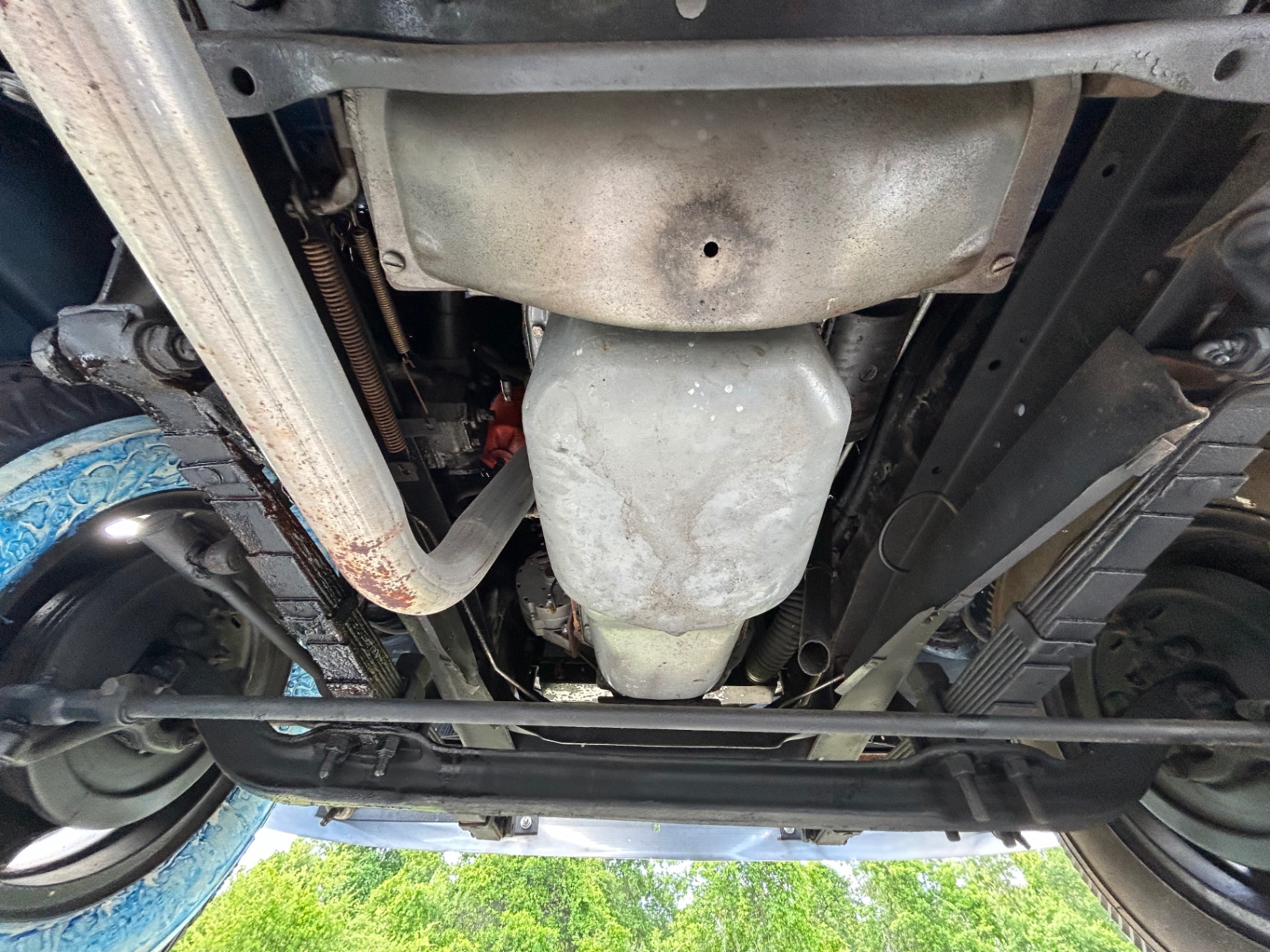 Vehicle photo 28