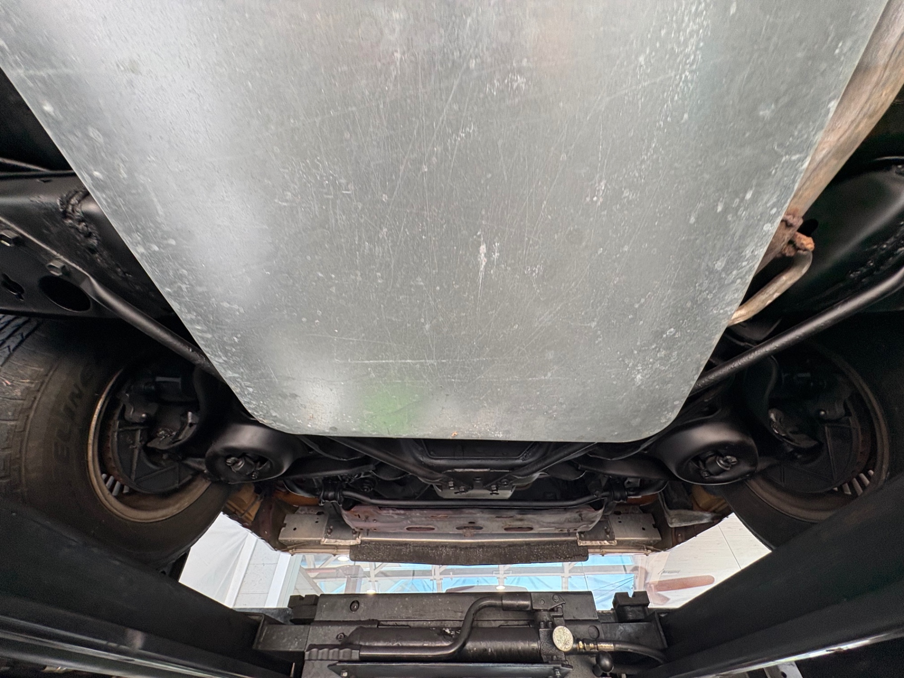Vehicle photo 56