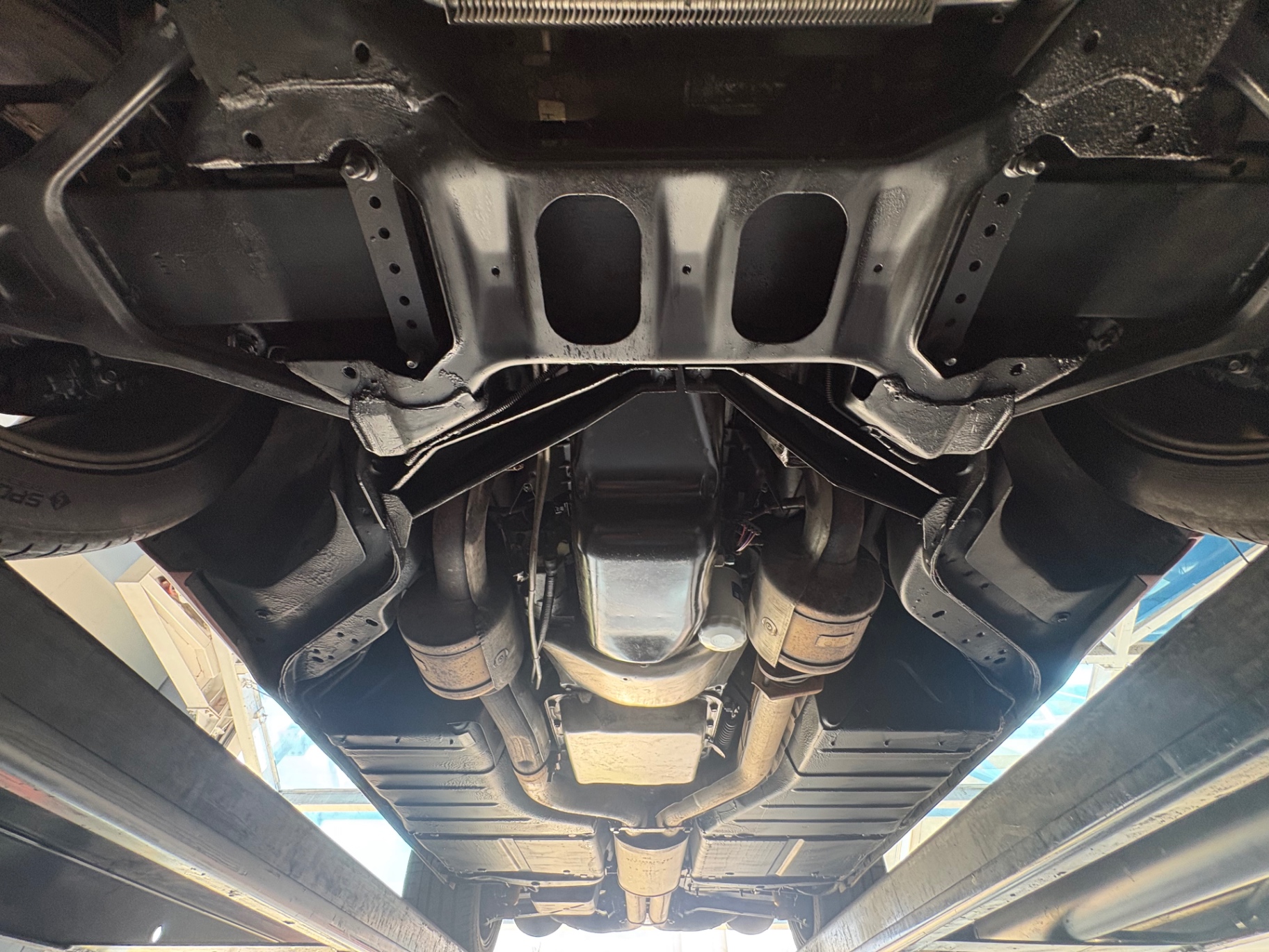 Vehicle photo 52