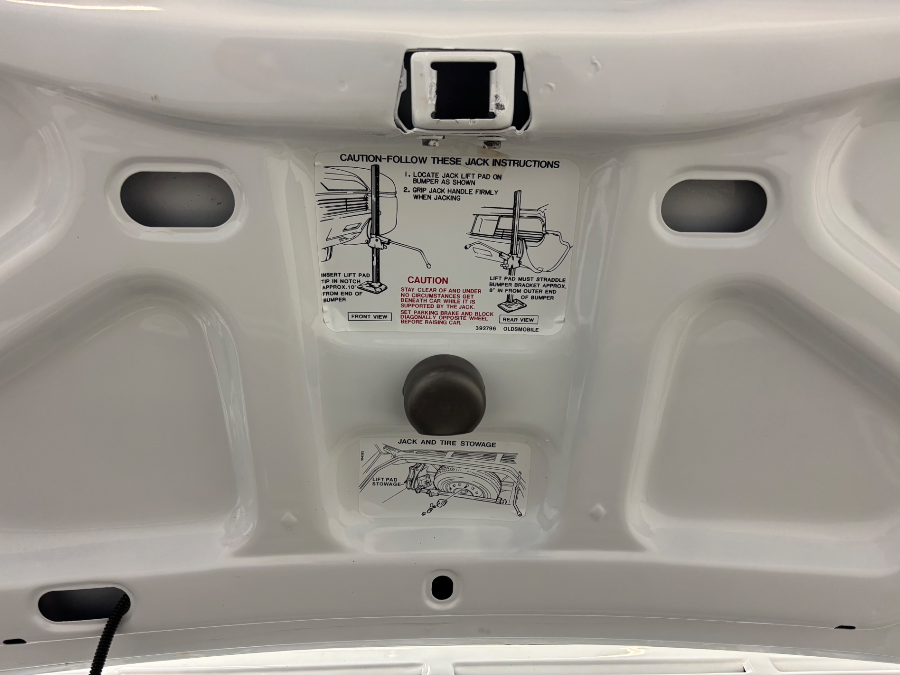 Vehicle photo 34
