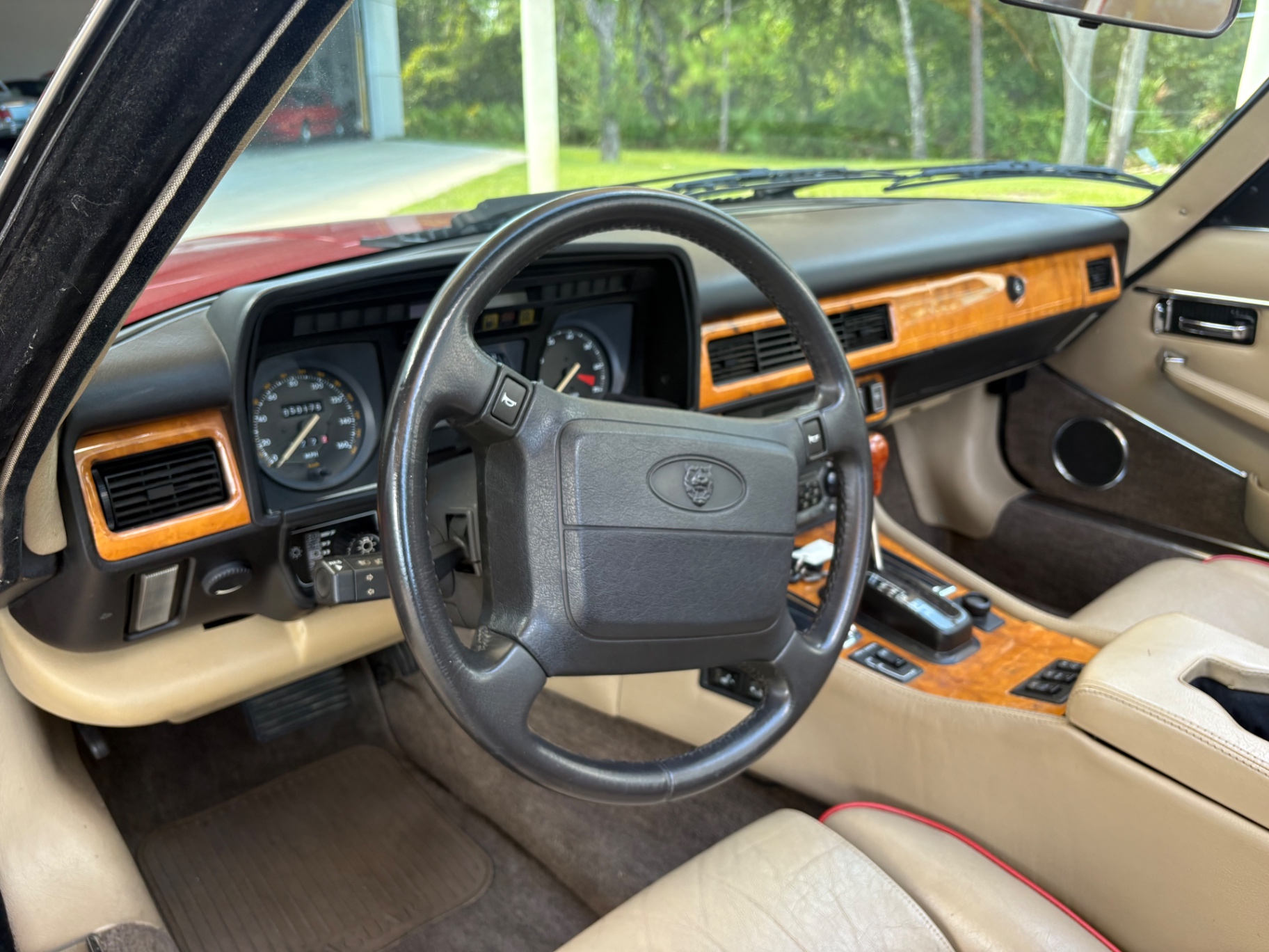 Vehicle photo 35