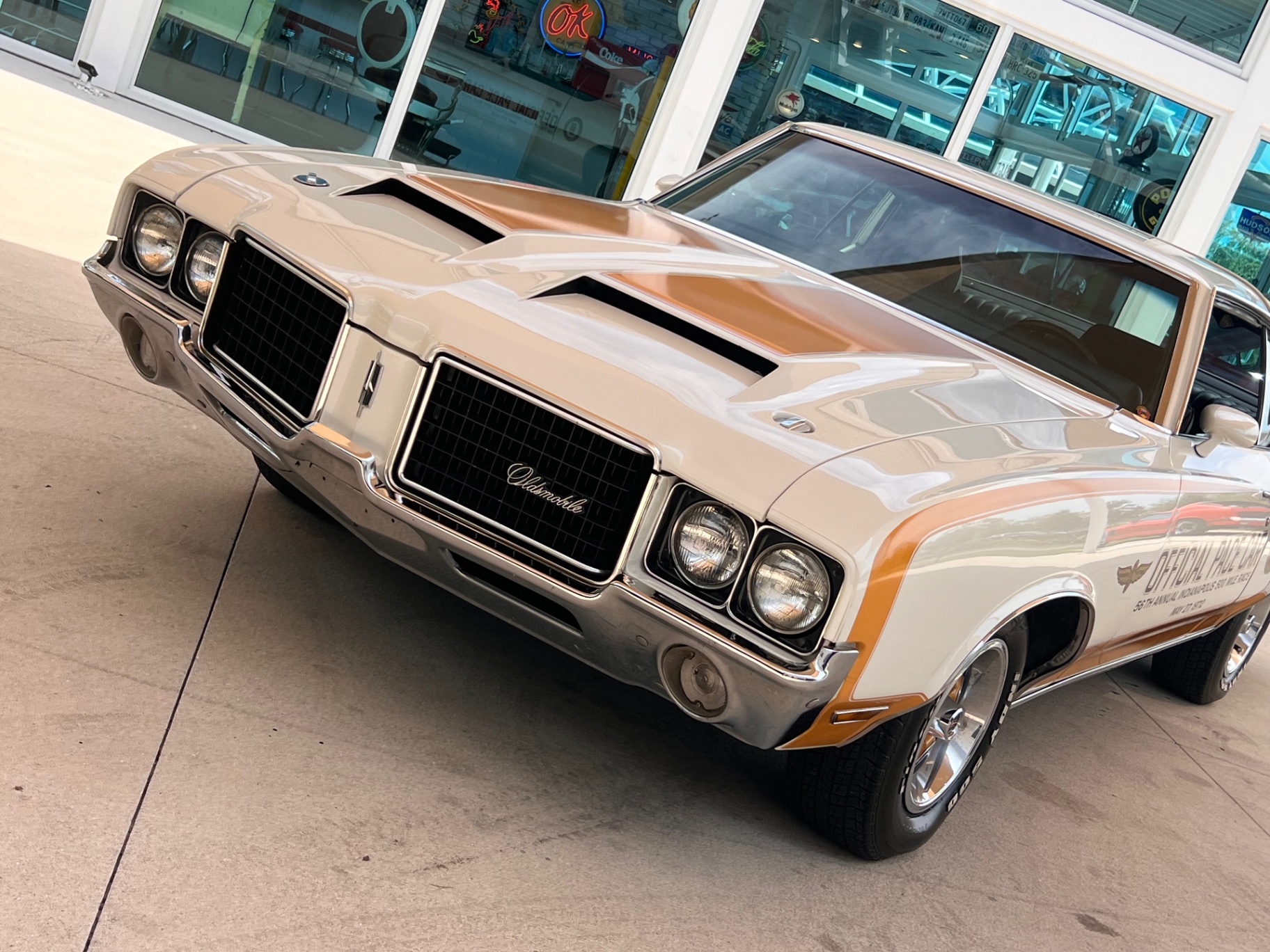 Vehicle photo 16
