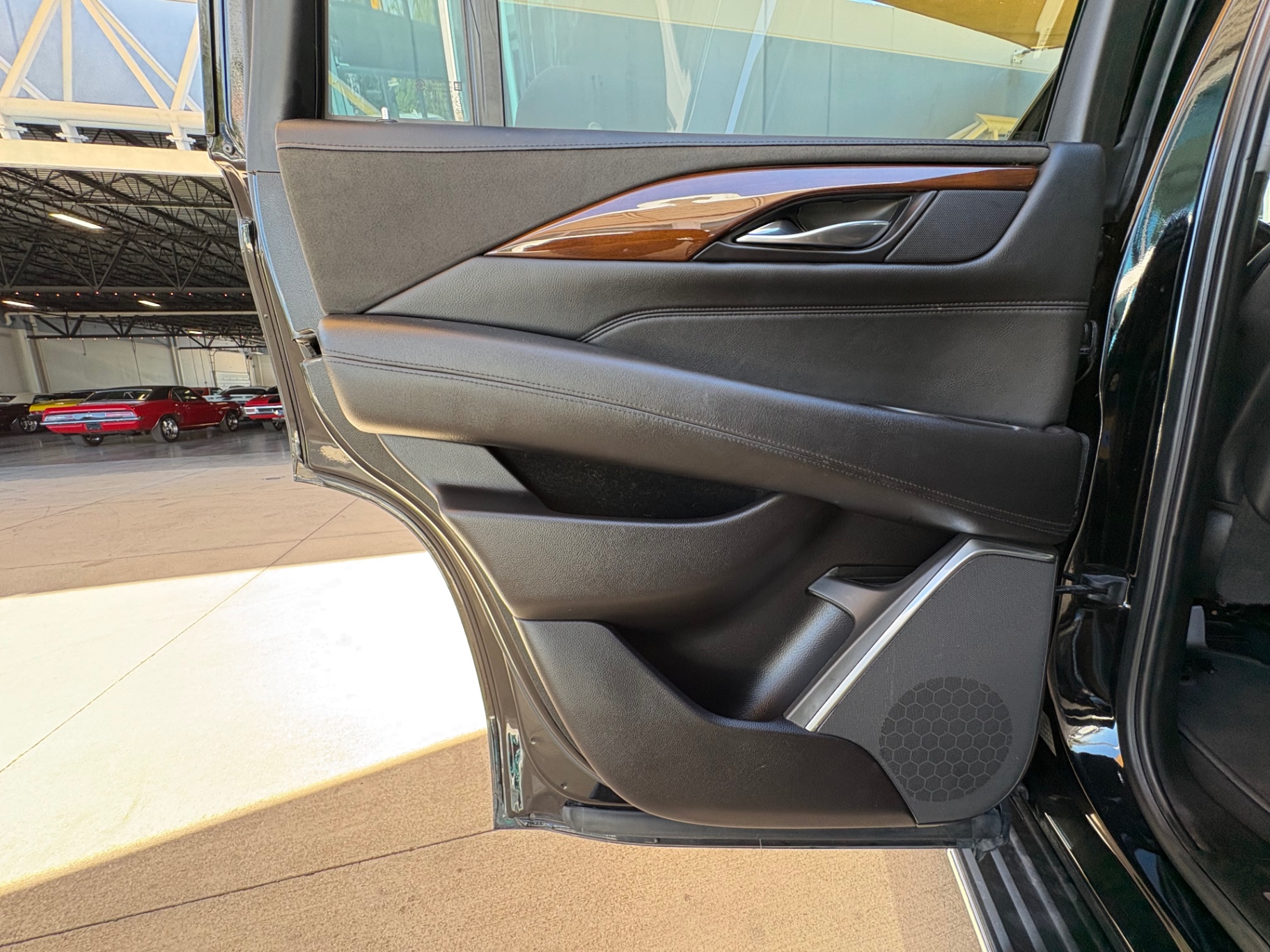 Vehicle photo 35