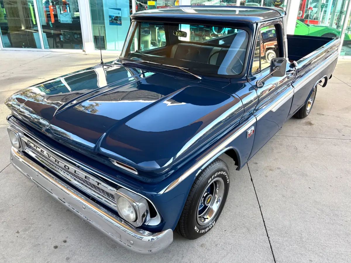 Vehicle photo 20