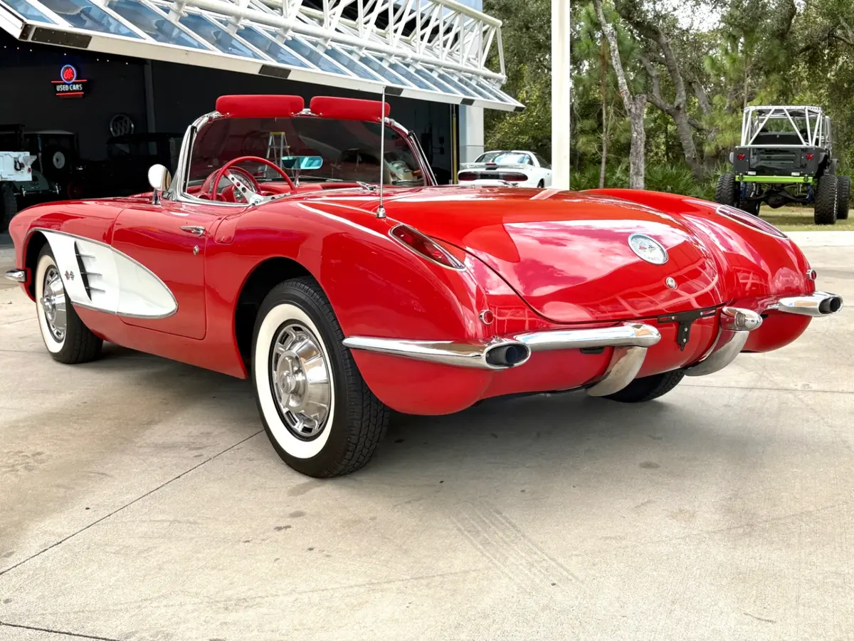 Vehicle photo 10