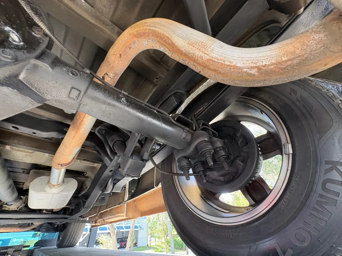 Vehicle photo 43