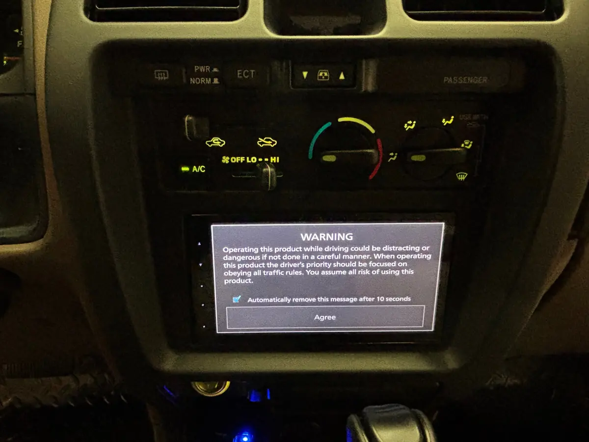 Vehicle photo 23