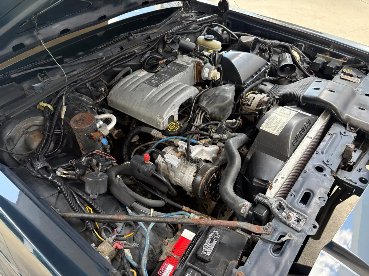 Vehicle photo 26