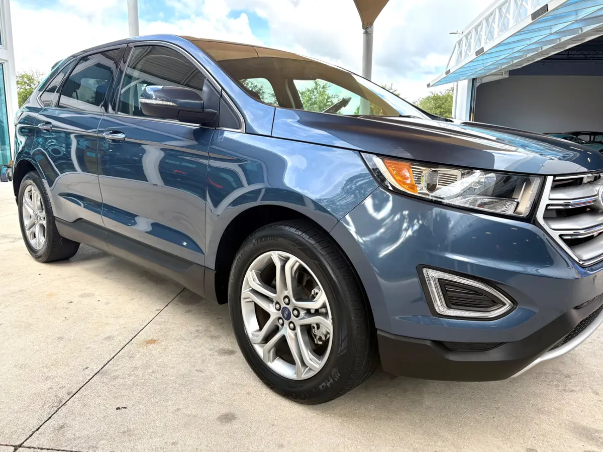 Vehicle photo 20