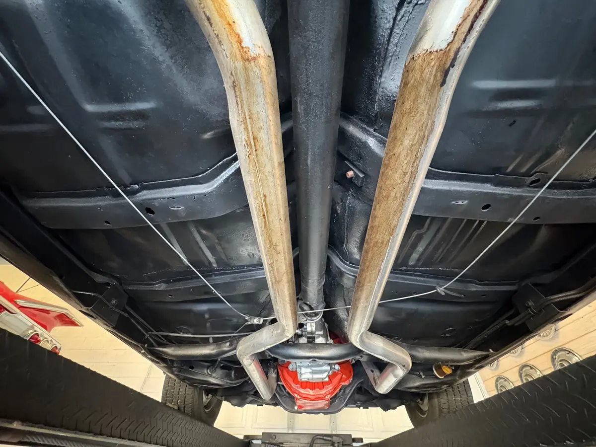 Vehicle photo 112