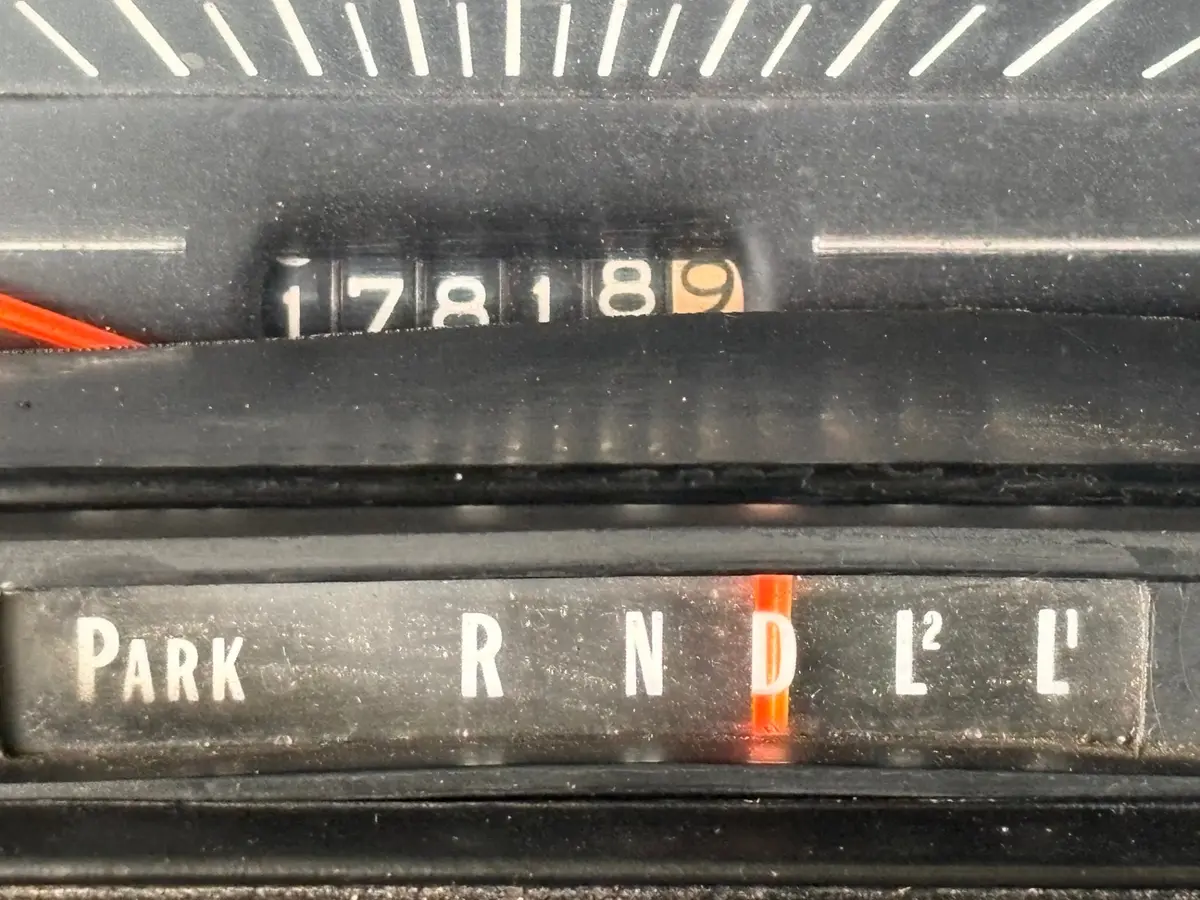 Vehicle photo 24