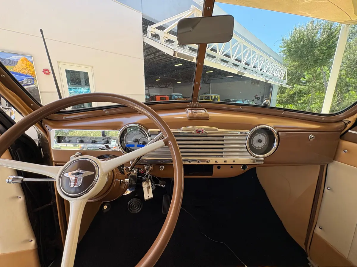 Vehicle photo 34
