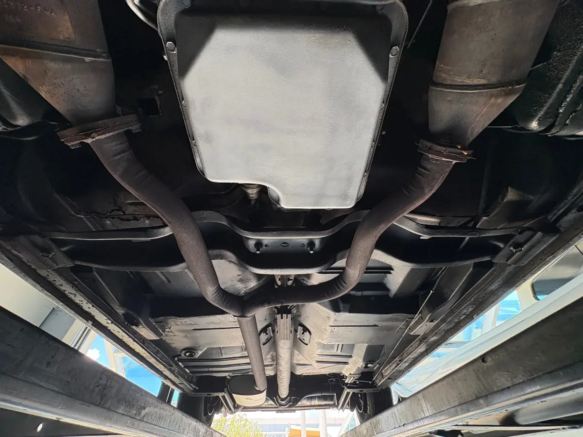 Vehicle photo 56