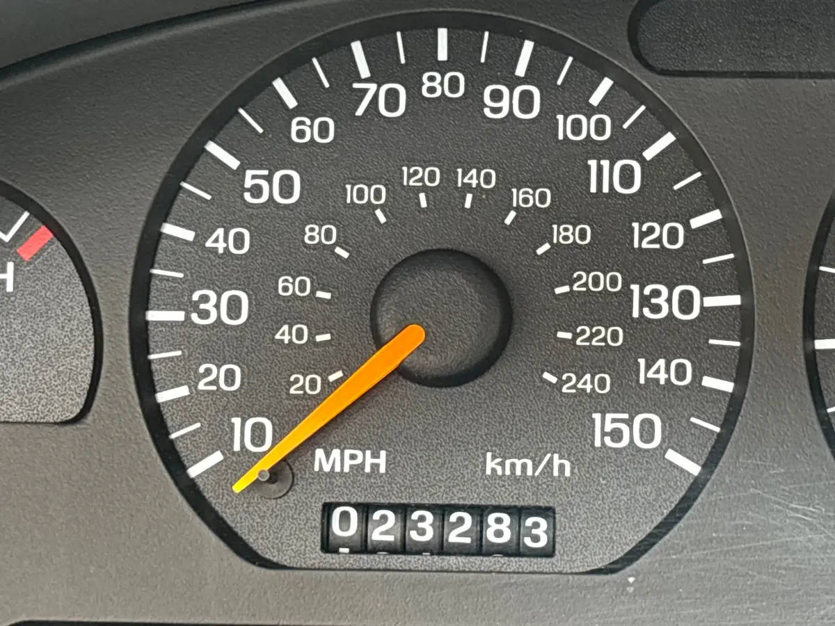 Vehicle photo 30