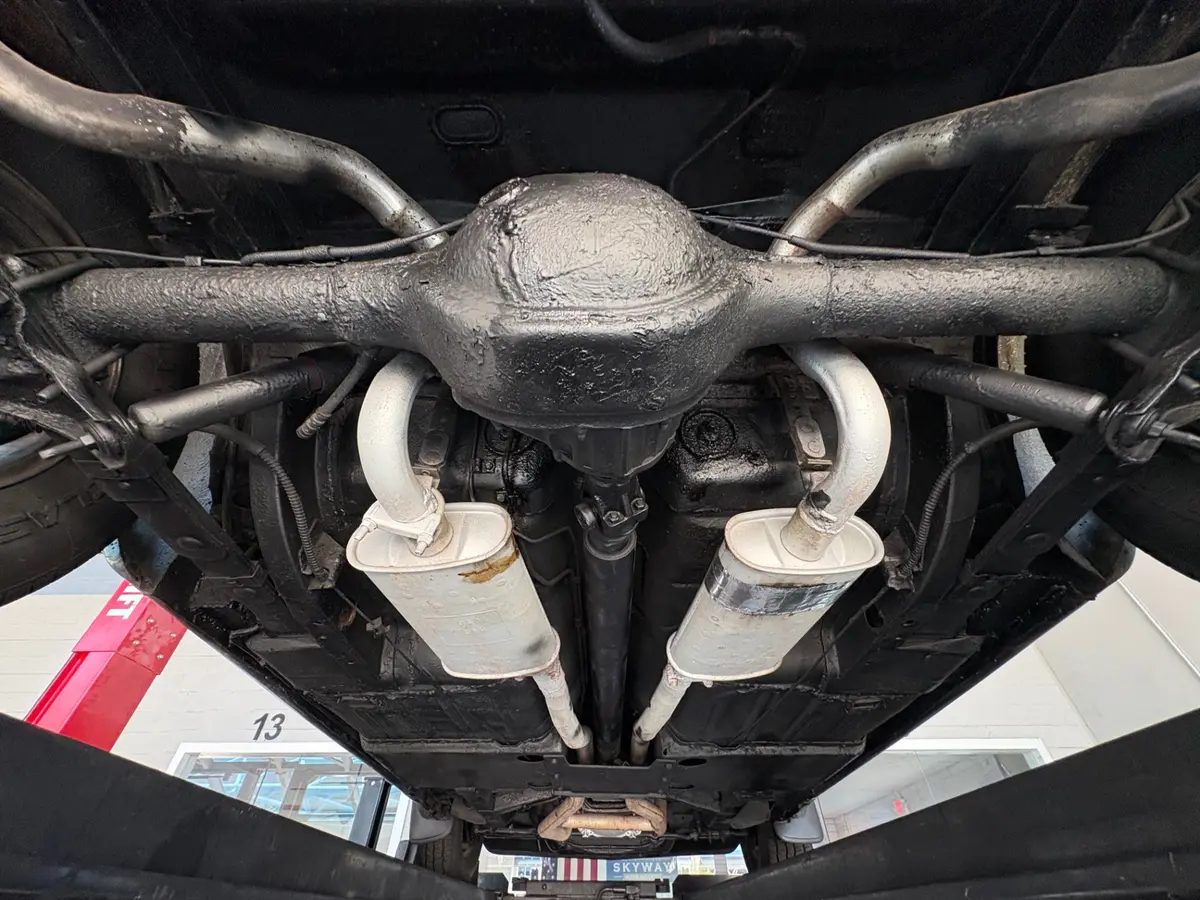 Vehicle photo 49