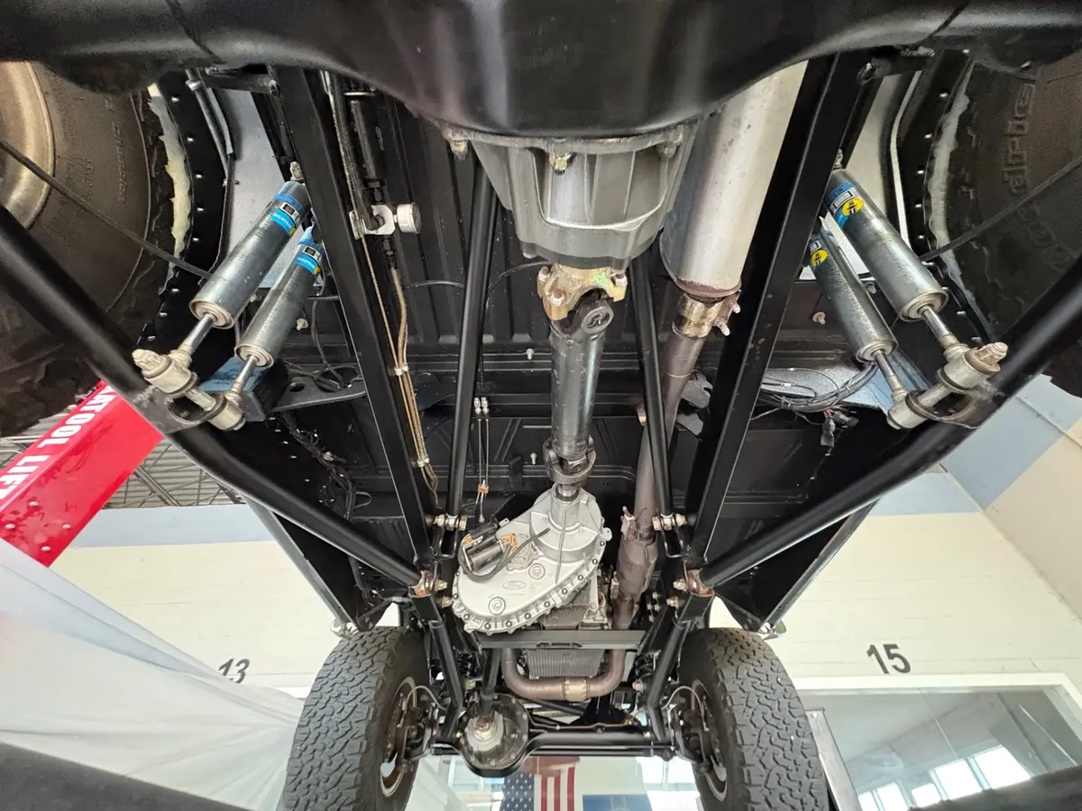 Vehicle photo 61