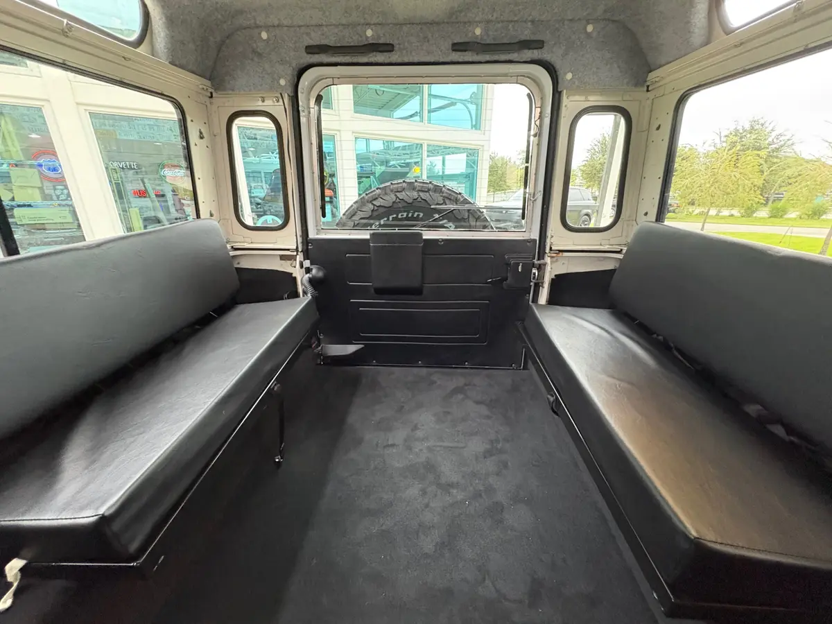 Vehicle photo 36