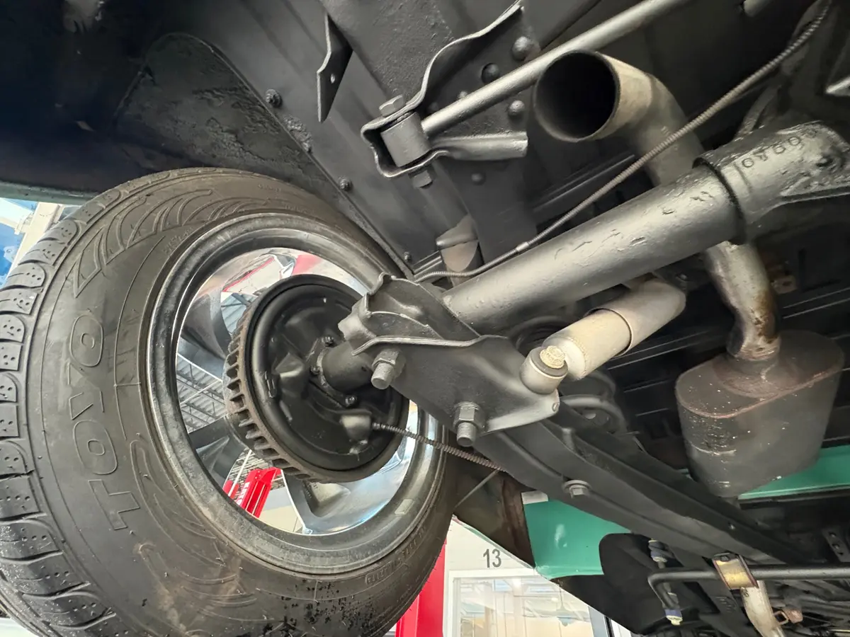 Vehicle photo 48