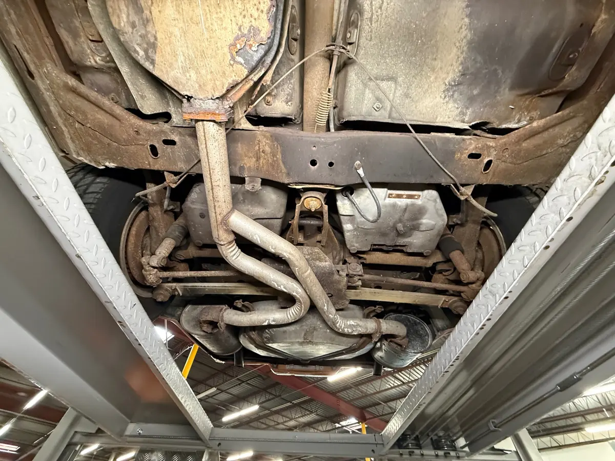 Vehicle photo 34
