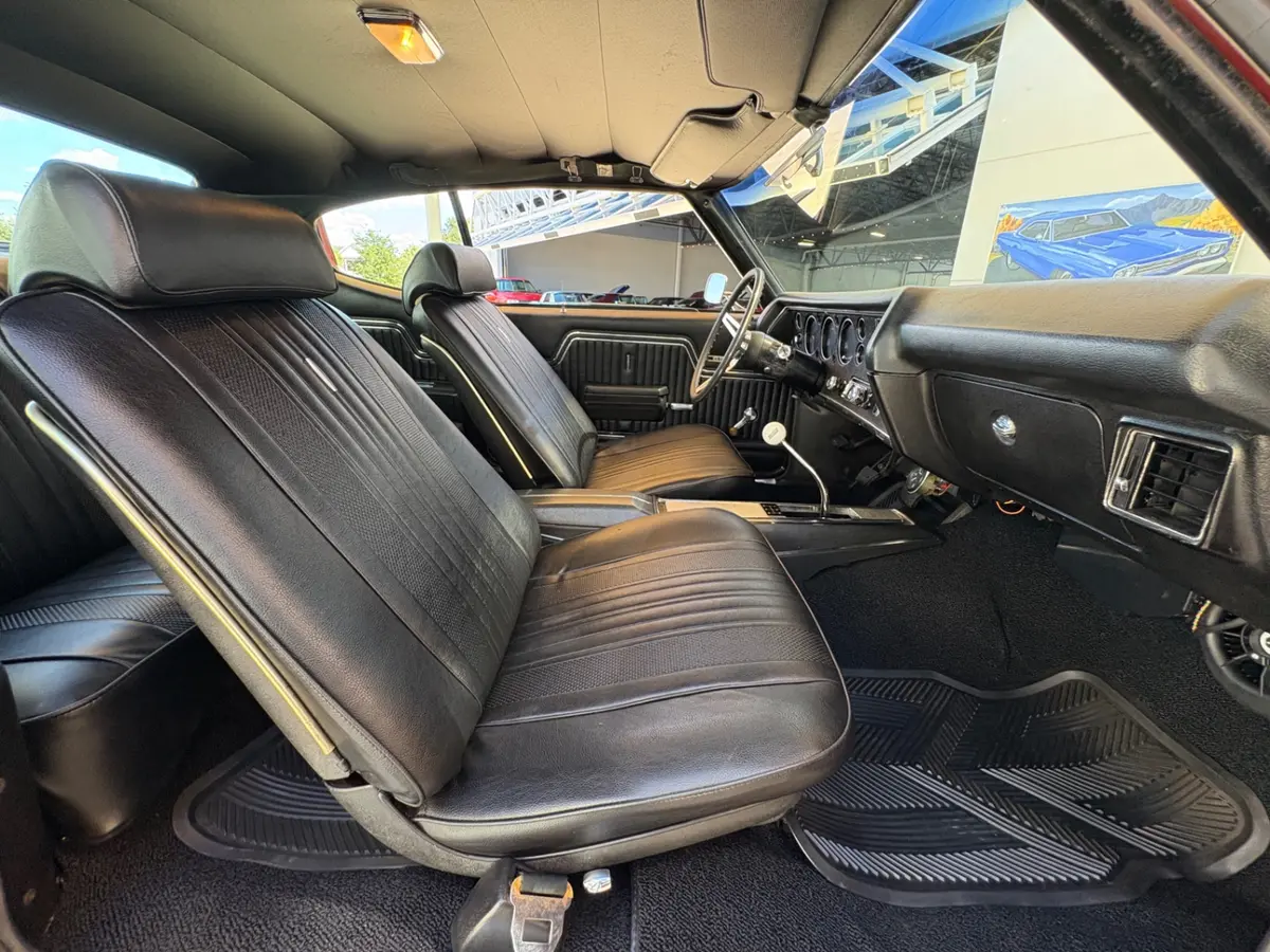 Vehicle photo 43