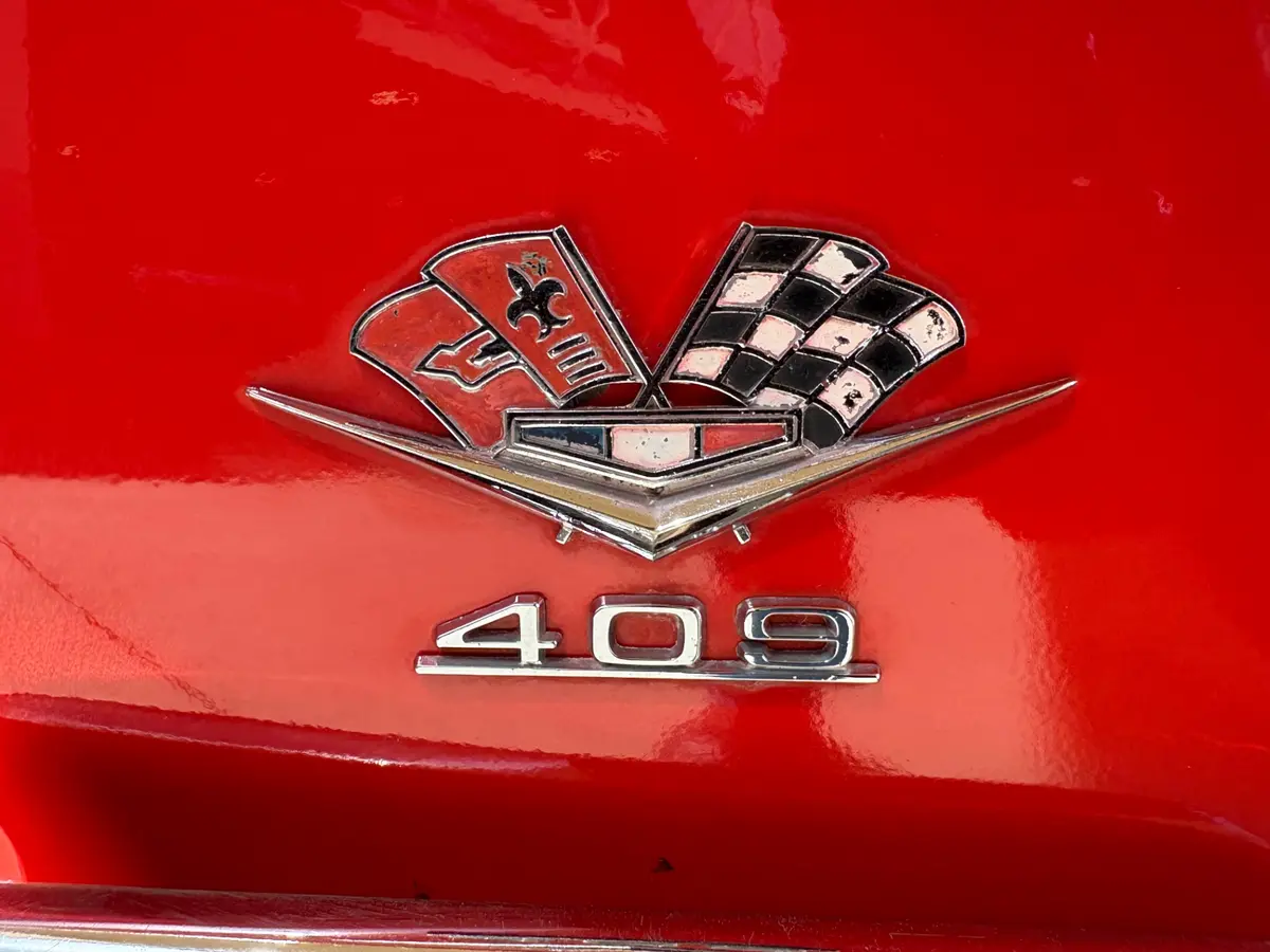 Vehicle photo 22