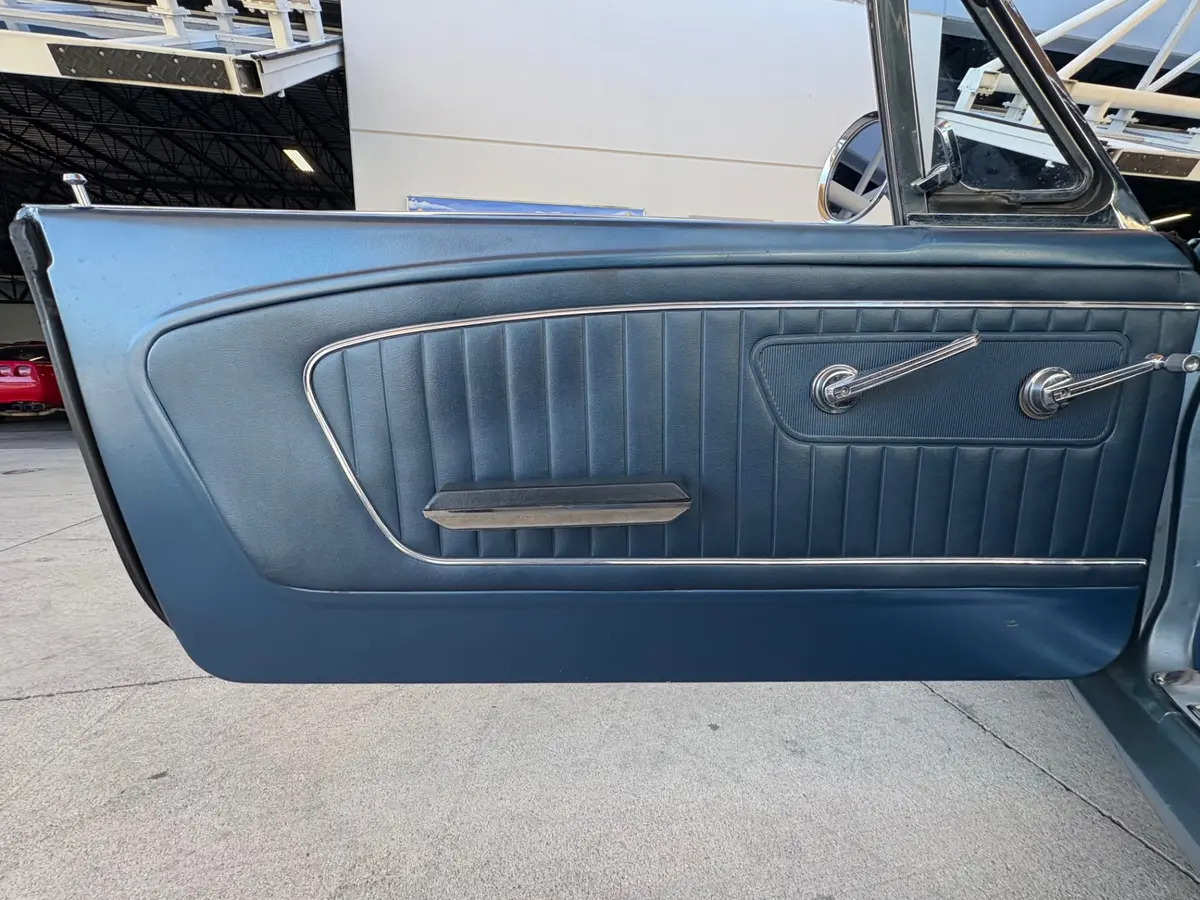 Vehicle photo 36