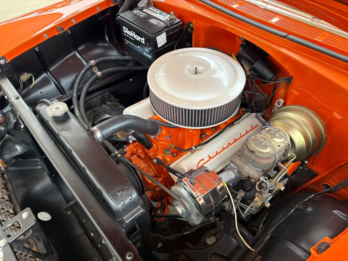 Vehicle photo 30