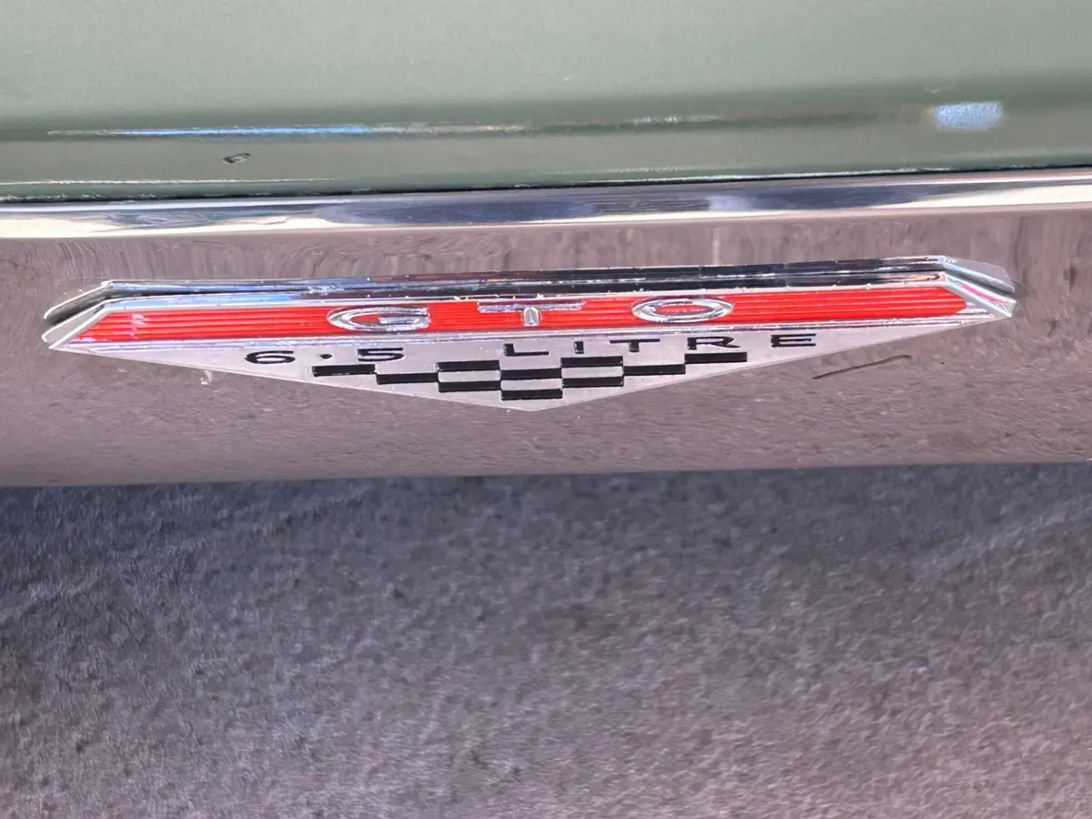 Vehicle photo 19