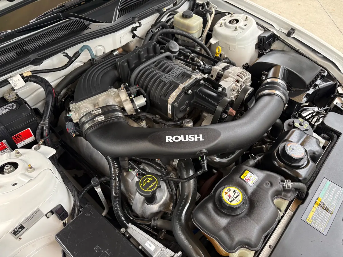 Vehicle photo 30