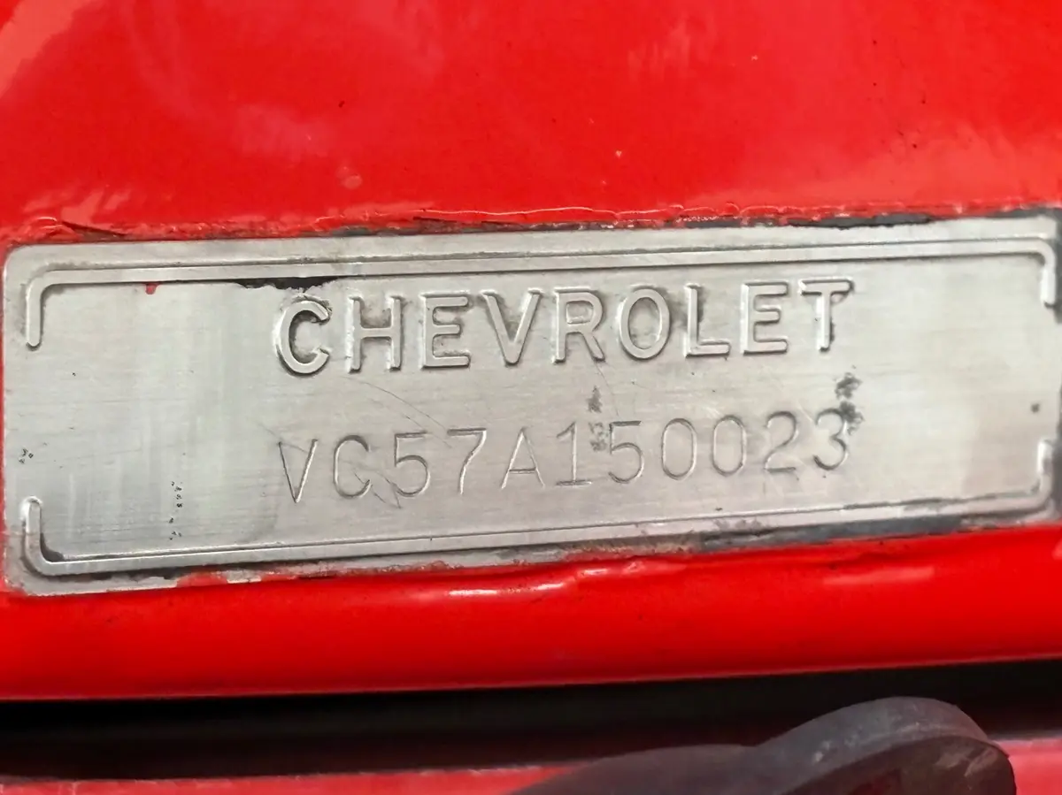 Vehicle photo 28