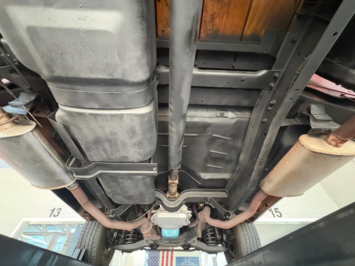 Vehicle photo 47