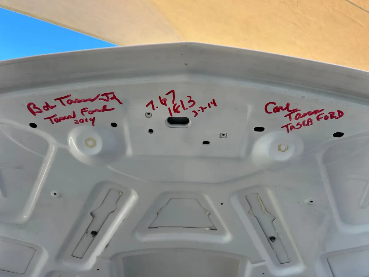 Vehicle photo 19