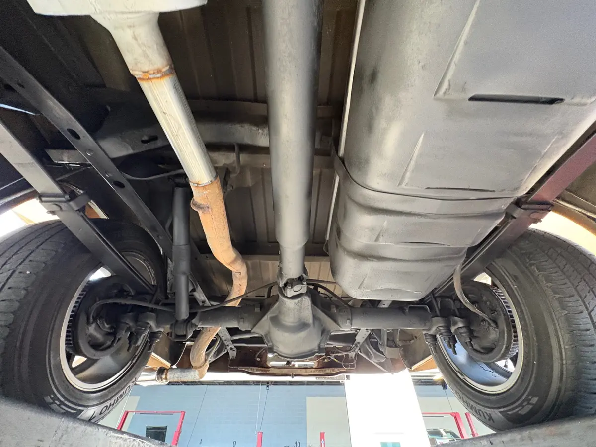 Vehicle photo 54