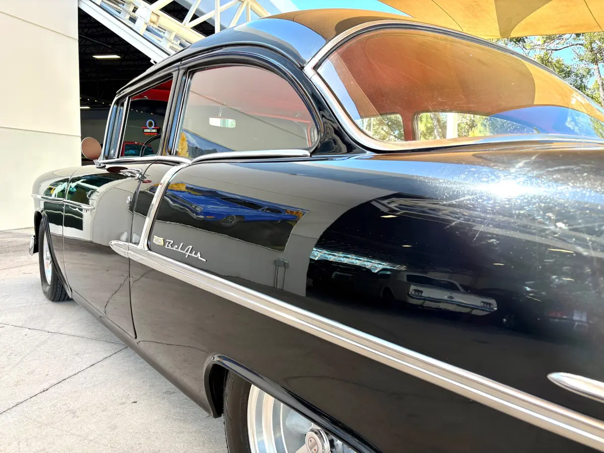 Vehicle photo 14