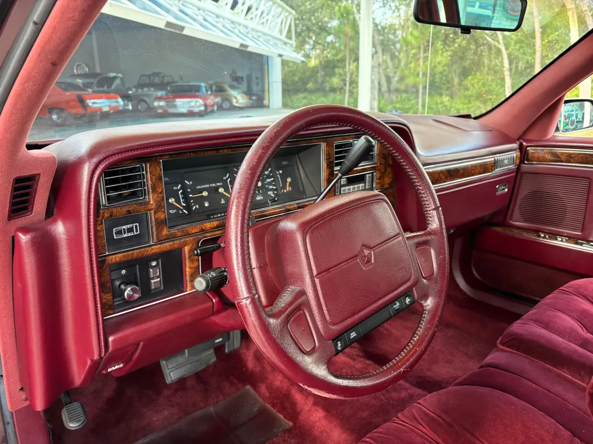Vehicle photo 33