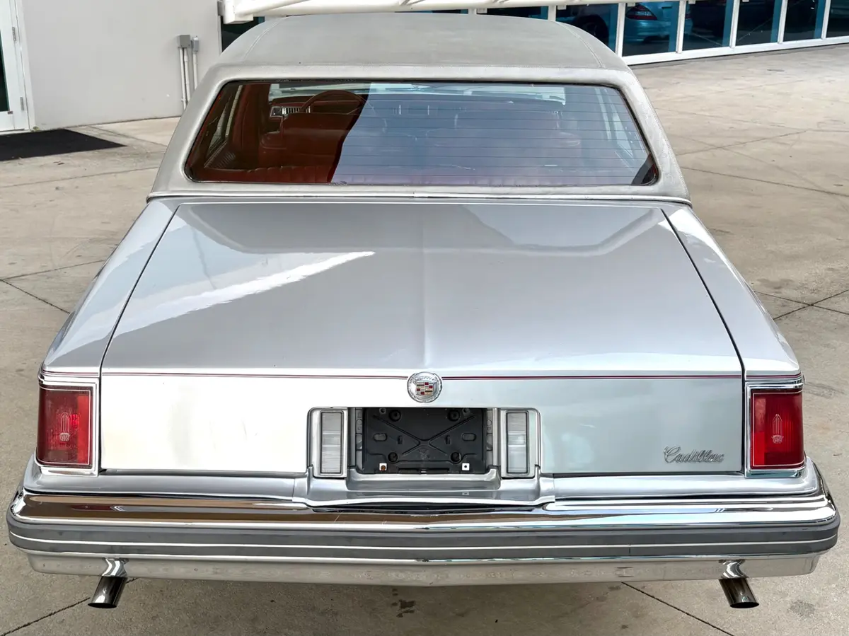 Vehicle photo 10