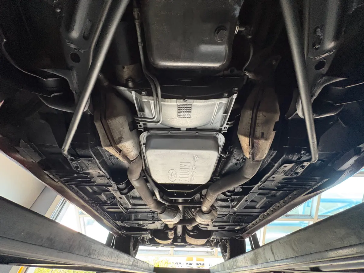 Vehicle photo 60