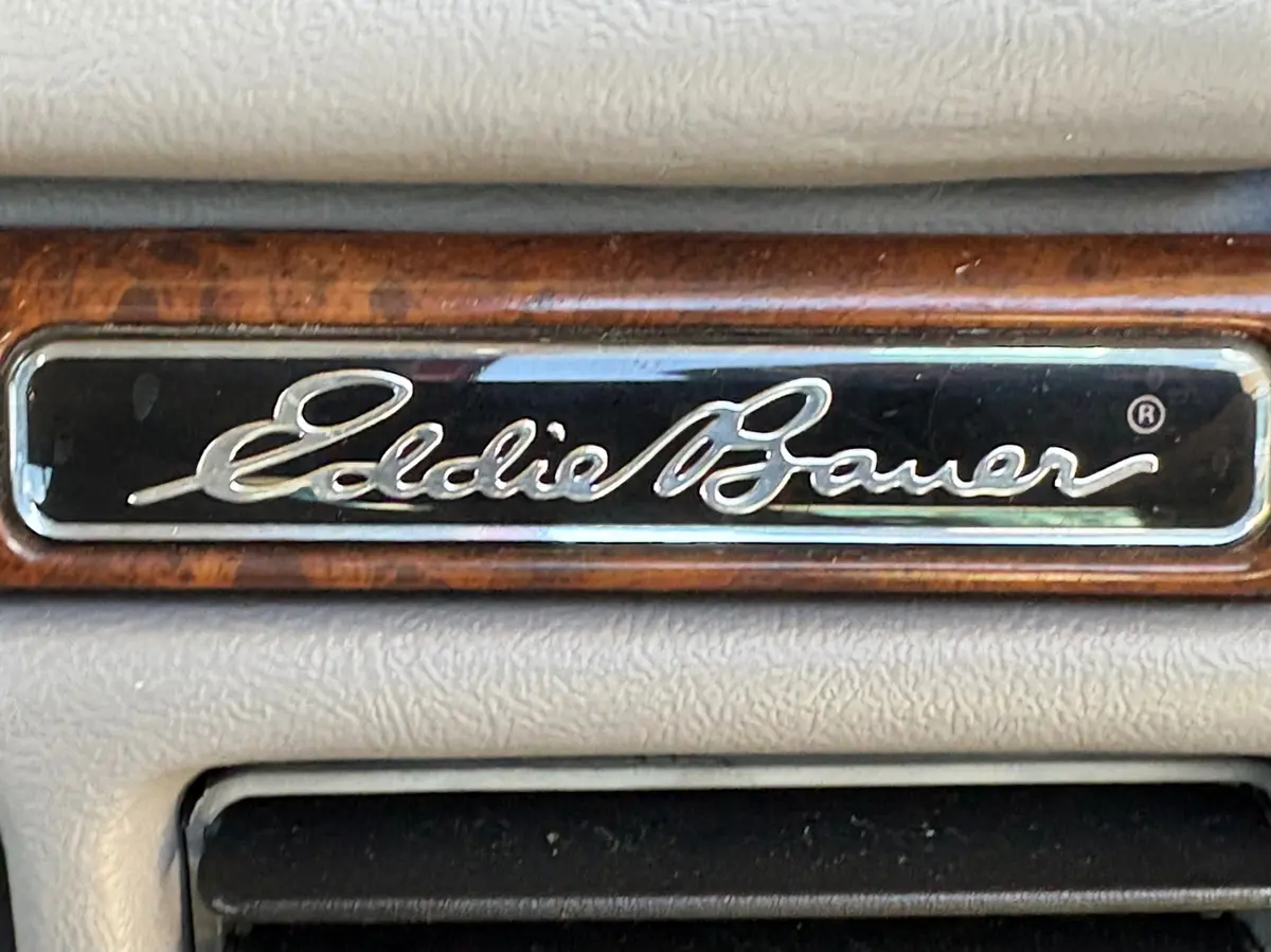 Vehicle photo 40