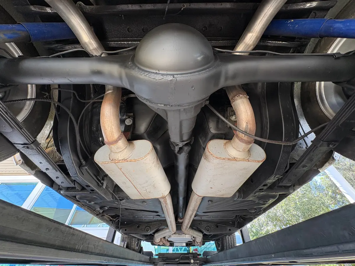 Vehicle photo 42