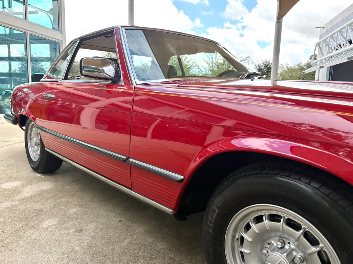 Vehicle photo 18